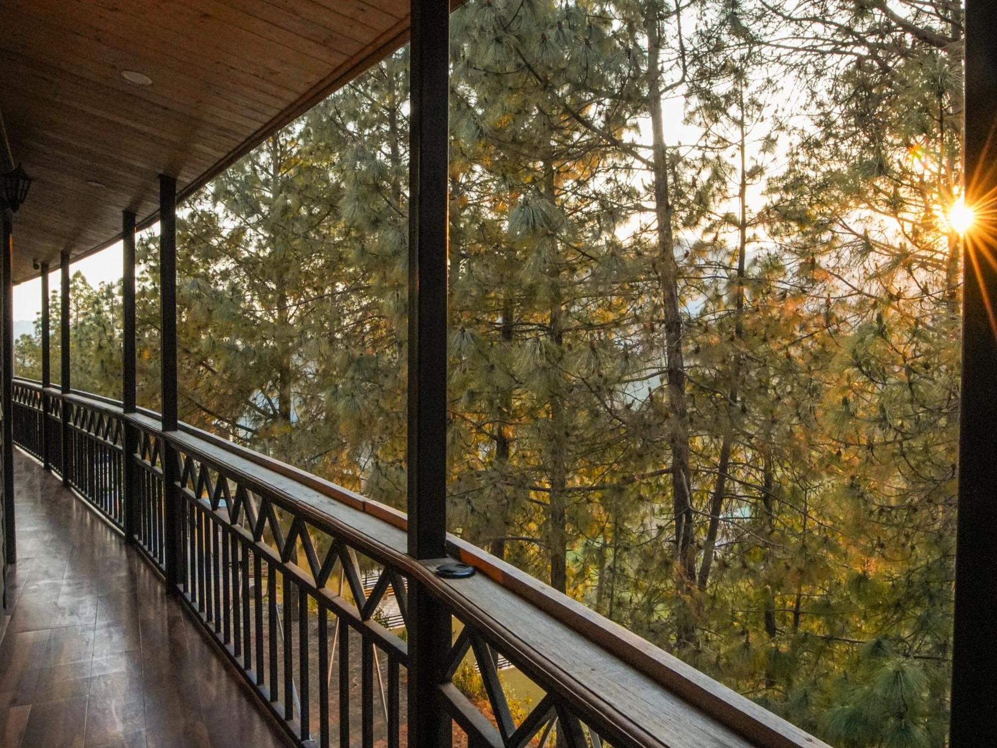Hotel Thehimalayanliving Whistling Pines Mukteshwar Esterno foto