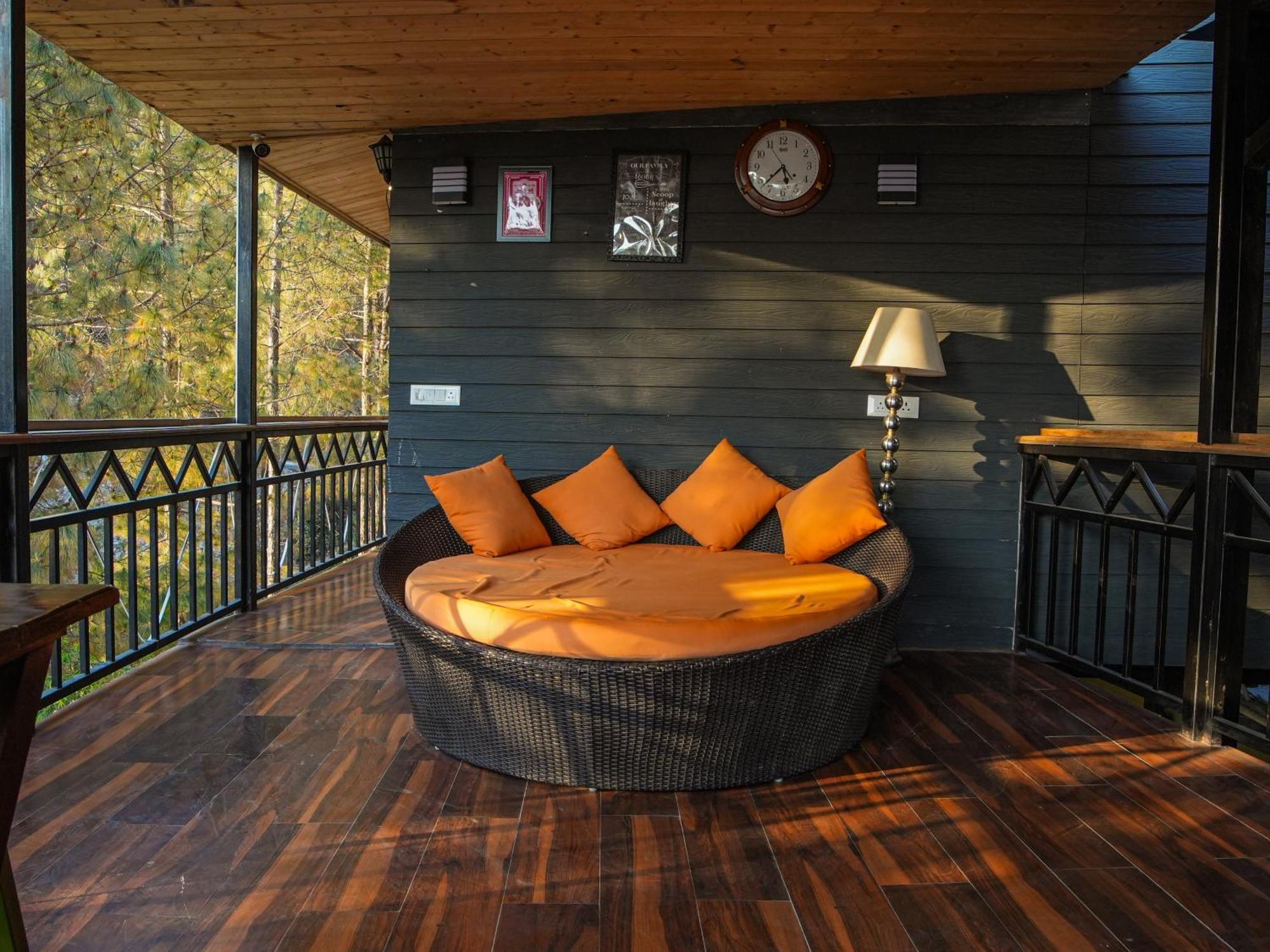 Hotel Thehimalayanliving Whistling Pines Mukteshwar Esterno foto