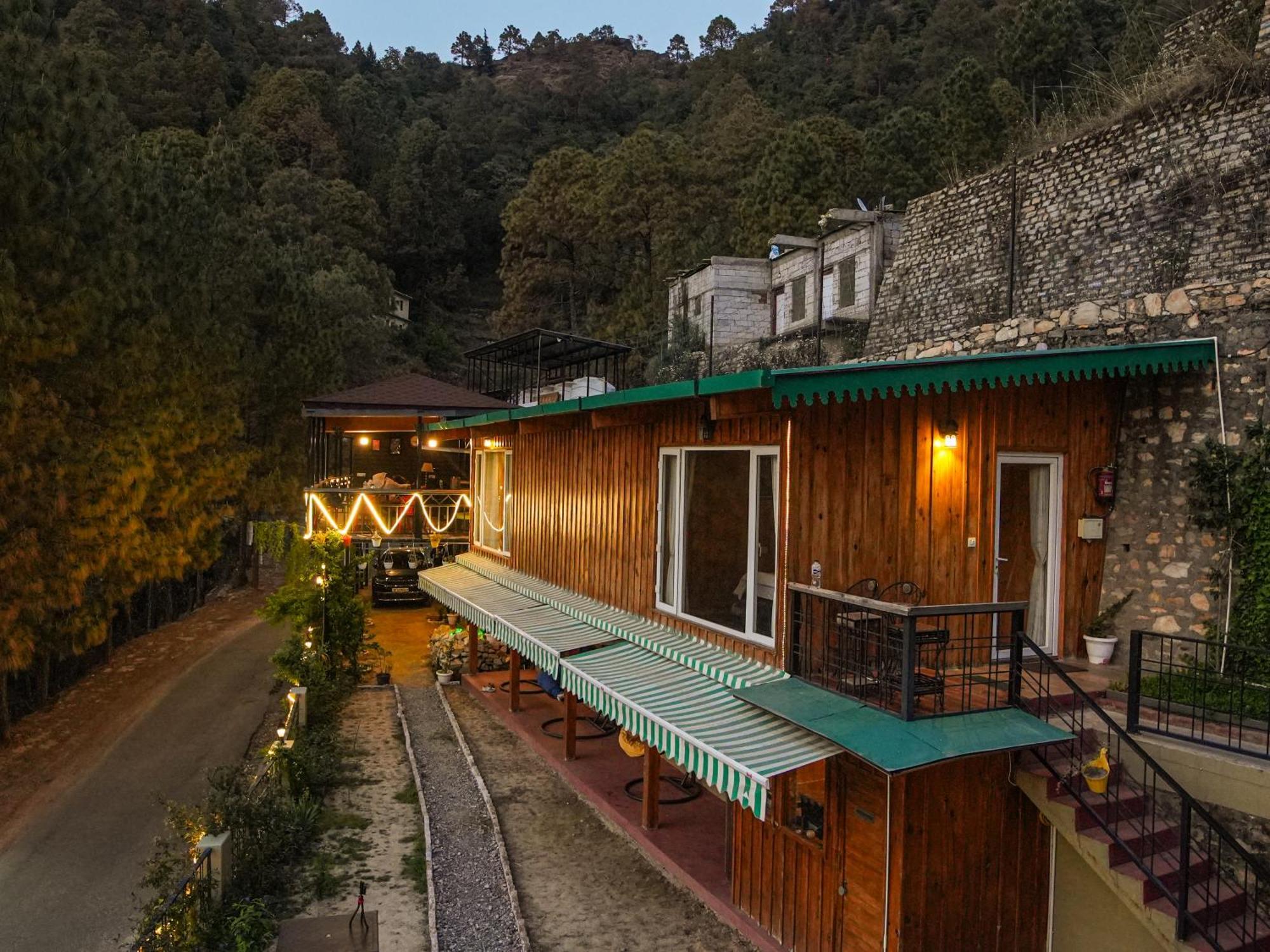 Hotel Thehimalayanliving Whistling Pines Mukteshwar Esterno foto